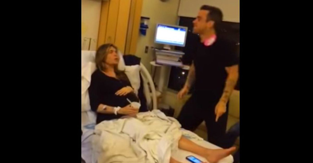 How Robbie Williams Cheers His Wife While In Labor Is Too Fu