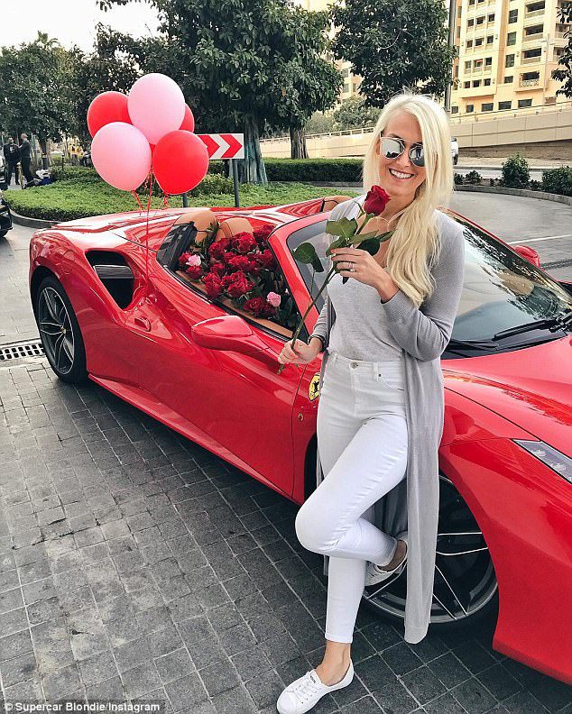 Supercar Blondie Gets Ferrari Filled With 1000 Roses From Husband Trendfrenzy 